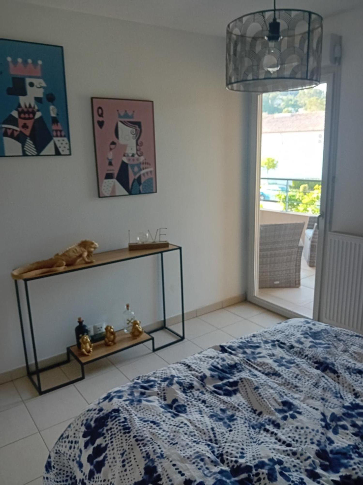 Superbe Appartement T2 Cuers Luaran gambar