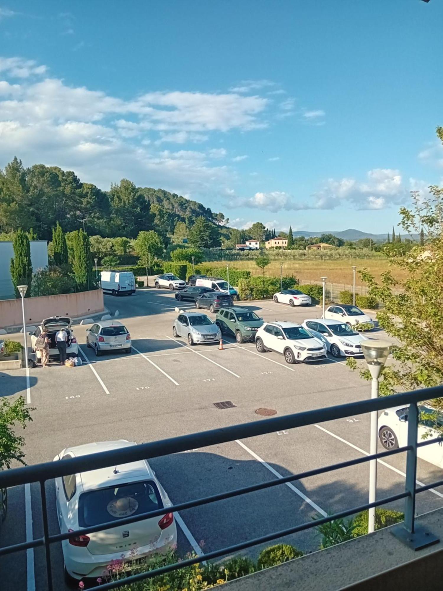 Superbe Appartement T2 Cuers Luaran gambar
